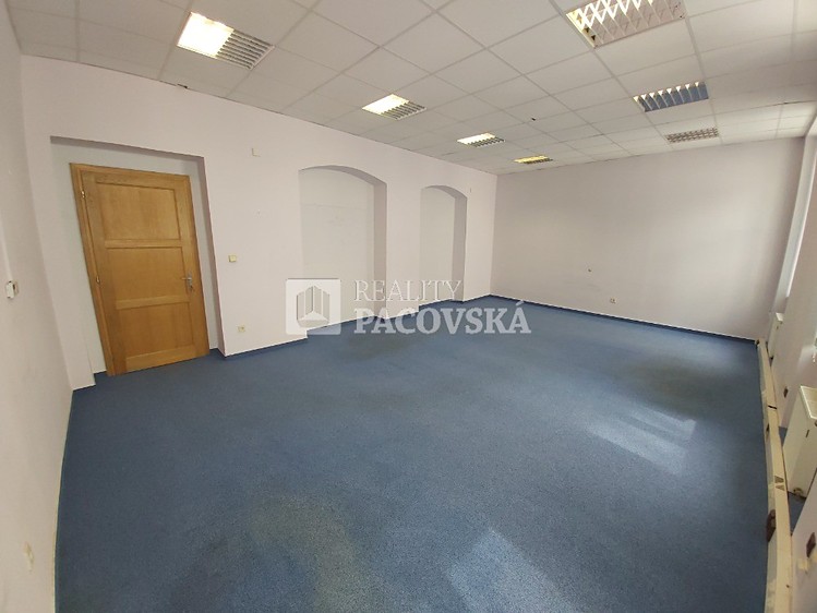 Комерційне приміщення в оренду, 145 м² (2 з 15)