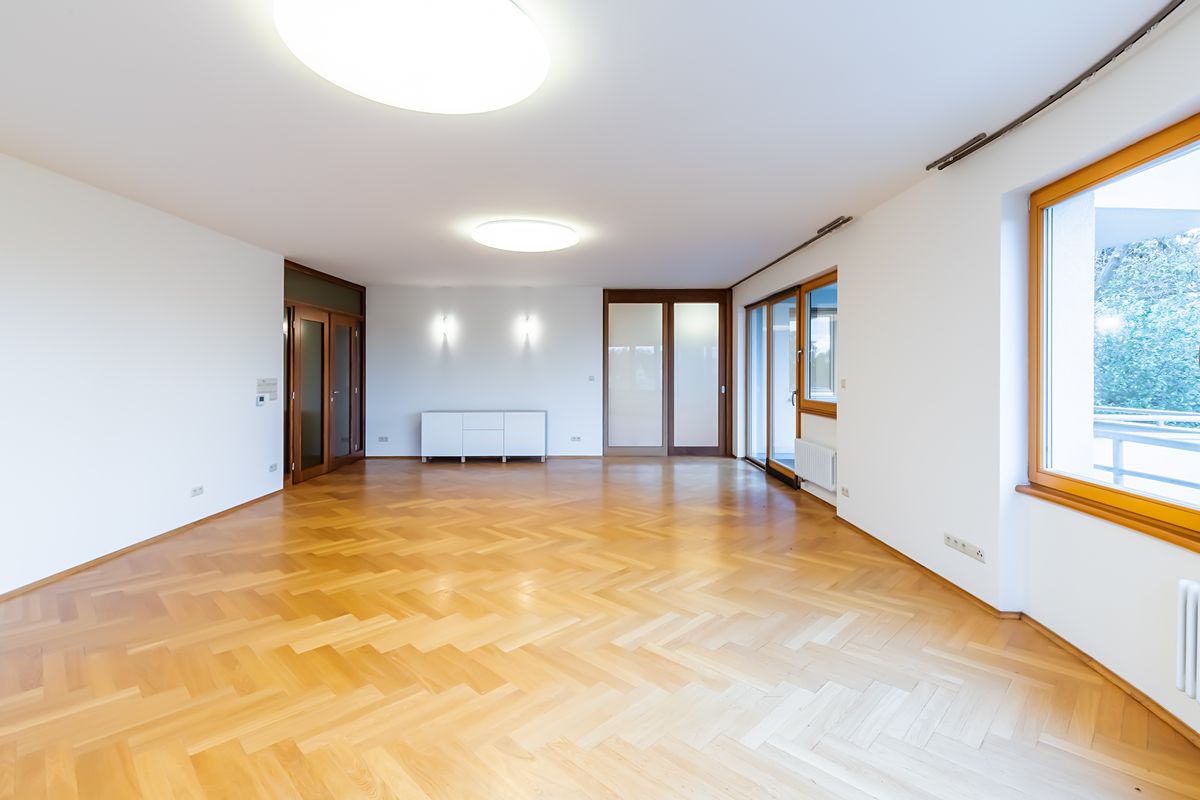 Pronájem bytu 5+1 181 m²