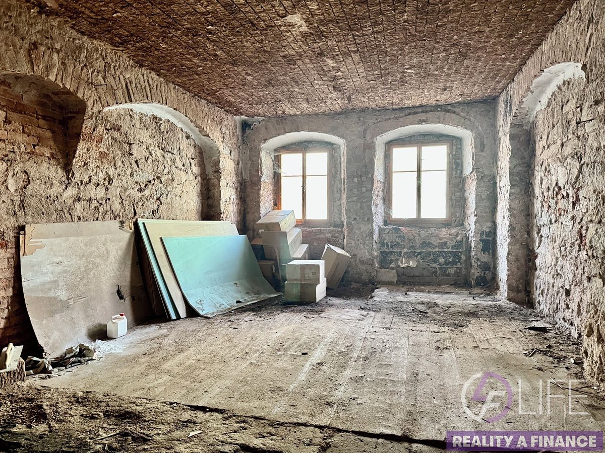 Prodej rodinného domu 300 m², pozemek 84 m² – fotografie 4