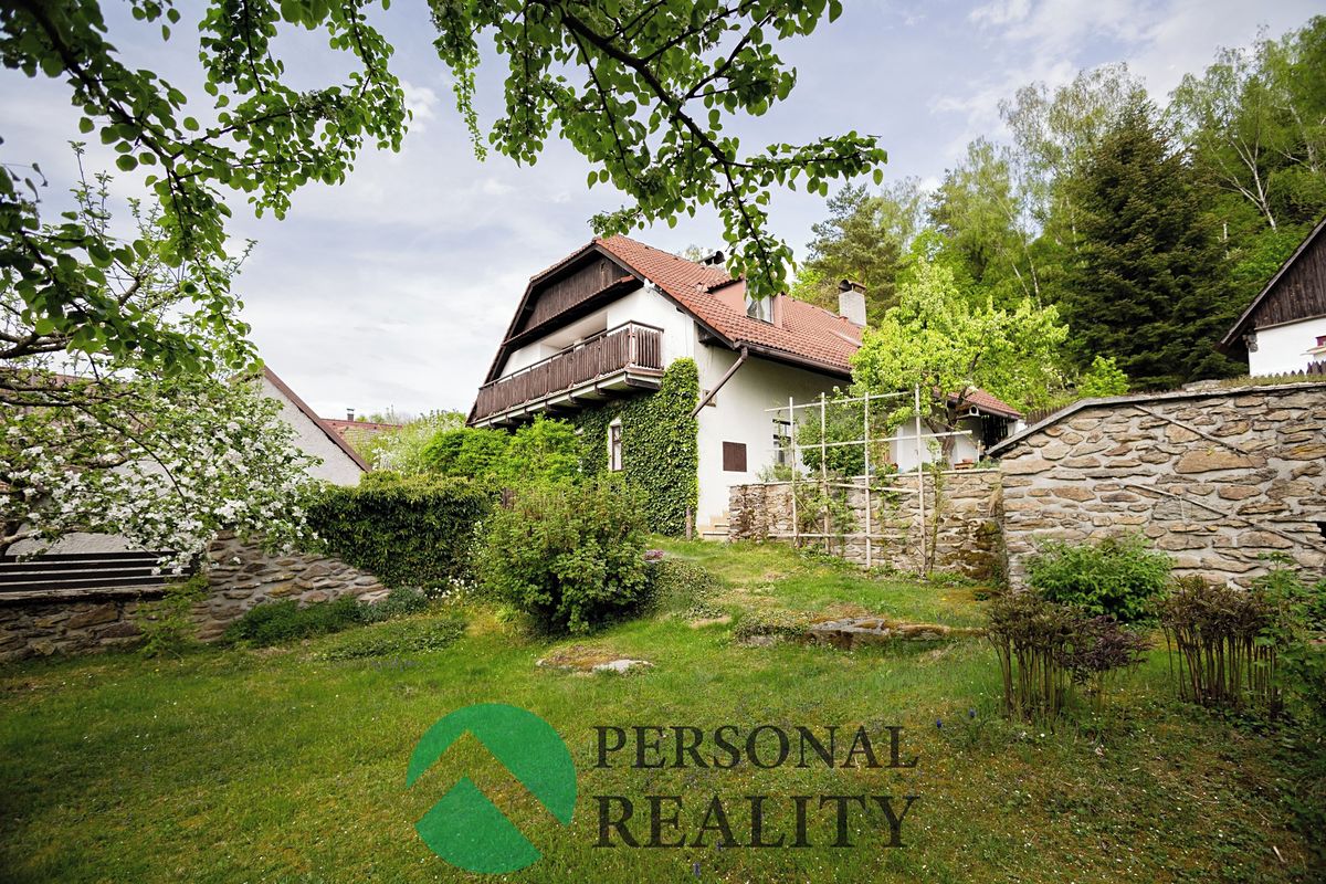 Prodej rodinného domu 190 m², pozemek 680 m² – fotografie 2