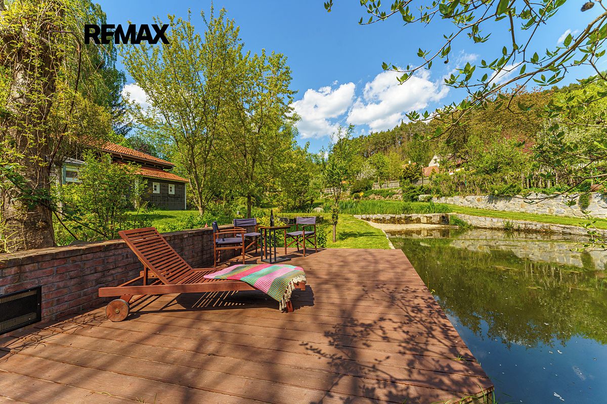 Prodej rodinného domu 689 m², pozemek 5198 m² – fotografie 2