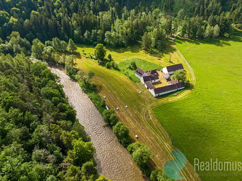 Prodej zemědělské usedlosti 1300 m², pozemek 4766 m², Dolní Třebonín – náhled fotky 2
