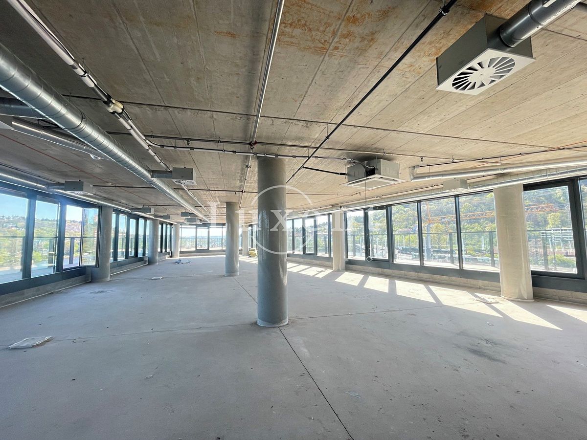 Pronájem kanceláře 263 m² – fotografie 2