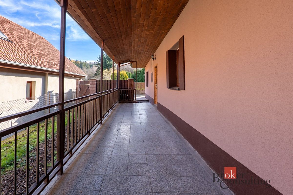 Prodej rodinného domu 144 m², pozemek 699 m² – fotografie 3