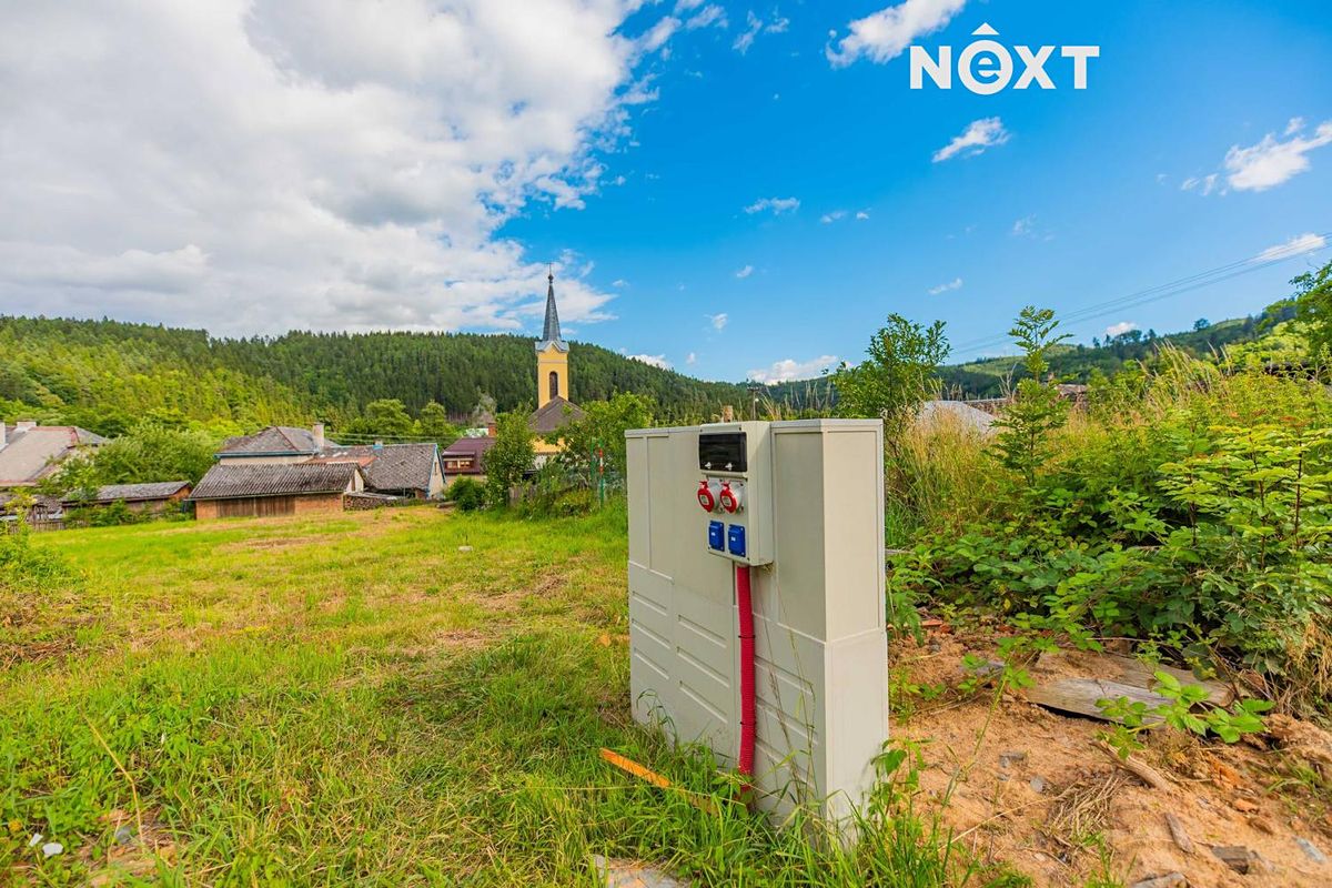 Prodej stavebního pozemku 1060 m² – fotografie 3
