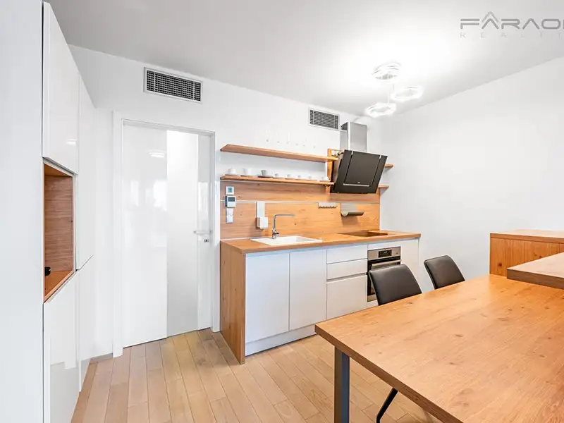 Prodej bytu 1+kk 35 m², Praha – náhled fotky 3