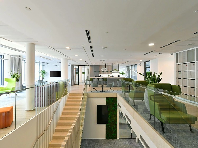 Pronájem komerčního prostoru, 848 m² (3 z 8)