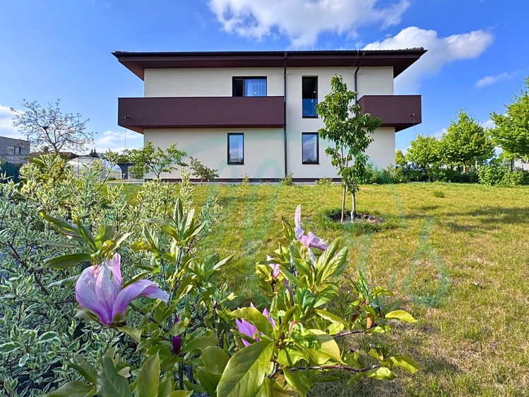 Pronájem domu, 244 m² (25 z 37)