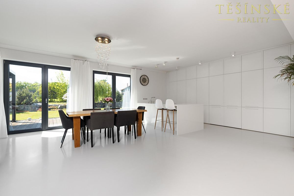 Prodej rodinného domu 202 m², pozemek 1411 m²