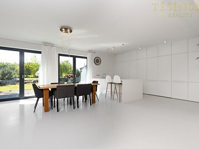 Prodej  rodinného domu 202 m², pozemek 1 411 m²