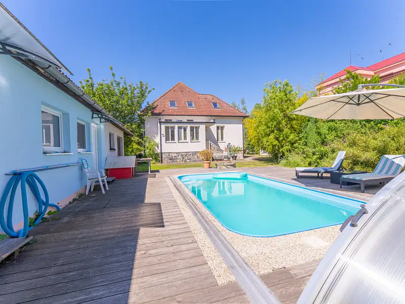 Prodej rodinného domu 200 m², pozemek 1393 m², Bystřice – náhled fotky 2
