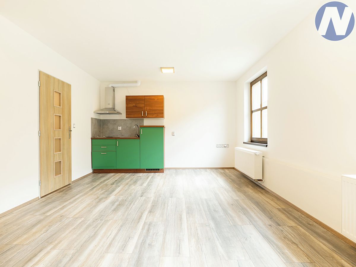 Pronájem bytu 1+kk 35 m² – fotografie 2