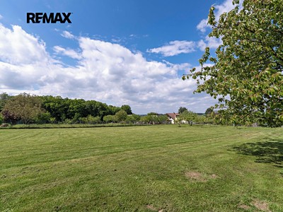 Prodej  stavebního pozemku 2 193 m²