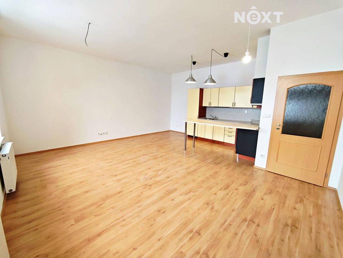 Pronájem bytu 2+1 70 m² – fotografie 3