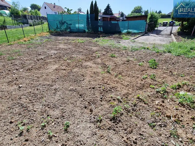 Pronájem pozemku 400 m², Určice – náhled fotky 1