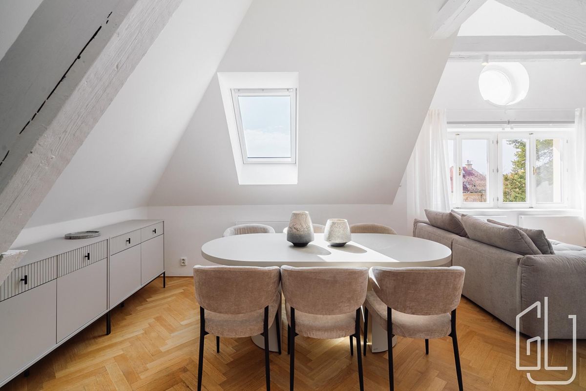 Pronájem bytu 3+1 144 m² (Mezonet)