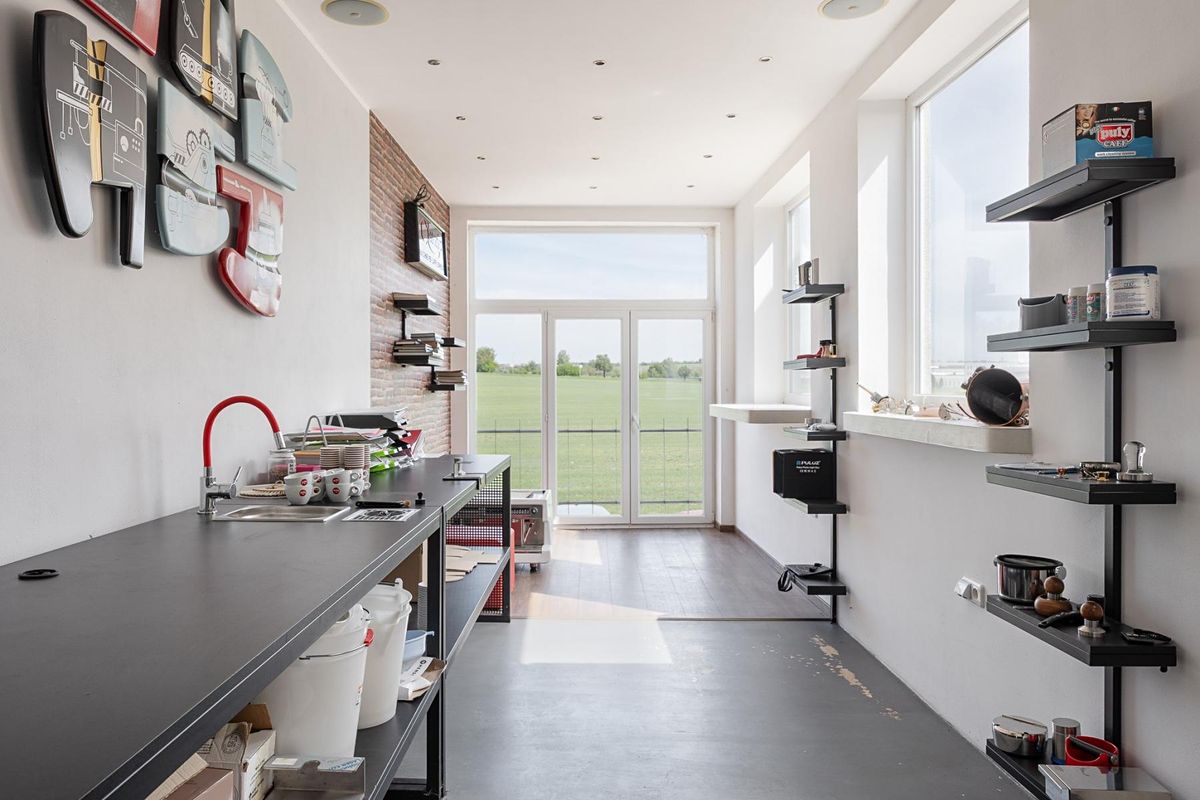 Prodej rodinného domu 283 m², pozemek 246 m² – fotografie 4