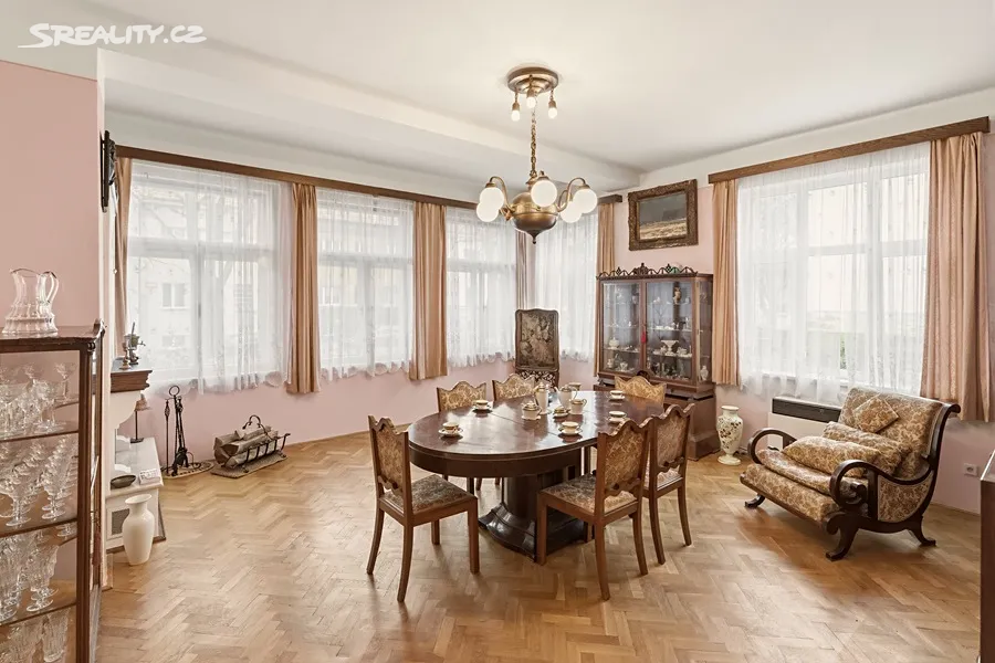 Prodej vily 321 m², pozemek 1044 m² - View 2
