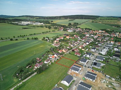 Prodej pozemku, 1 050 m² (3 z 7)