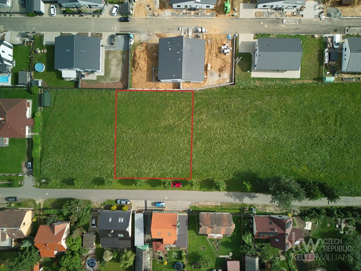 Prodej stavebního pozemku 1050 m²