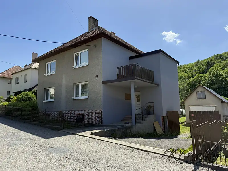 Prodej rodinného domu 232 m², pozemek 1263 m², Dešná – náhled fotky 3