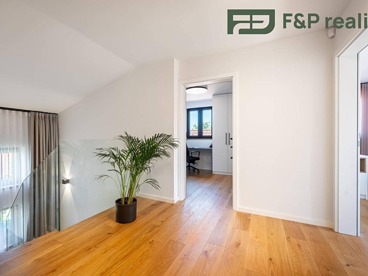 Будинок на продаж, 320 м² (12 з 30)