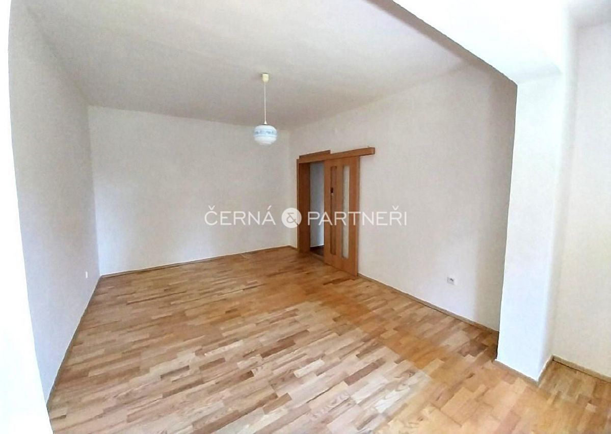 Pronájem bytu 1+kk 35 m² – fotografie 4