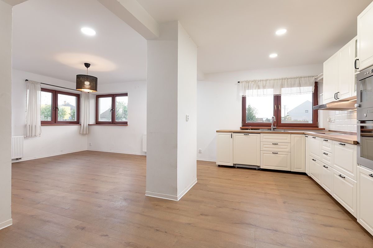 Prodej rodinného domu 122 m², pozemek 795 m² – fotografie 4