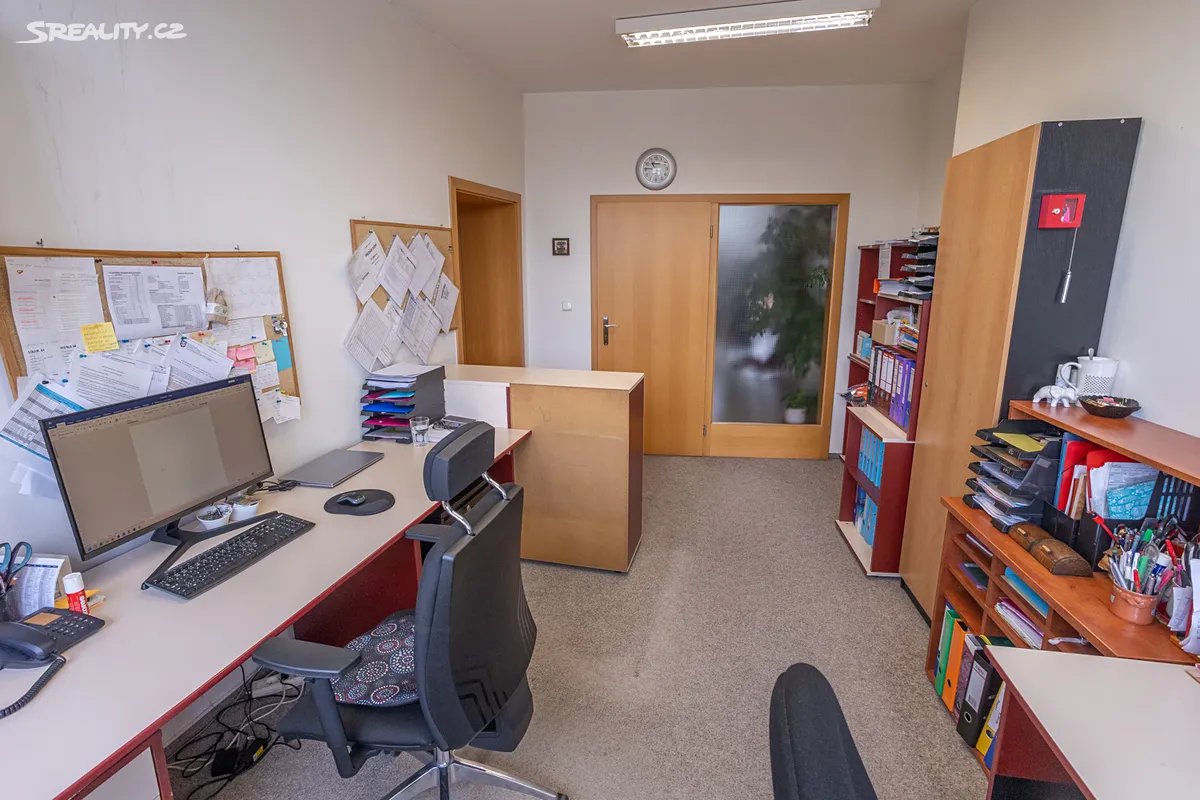 Pronájem kanceláře 170 m² - Widok 4