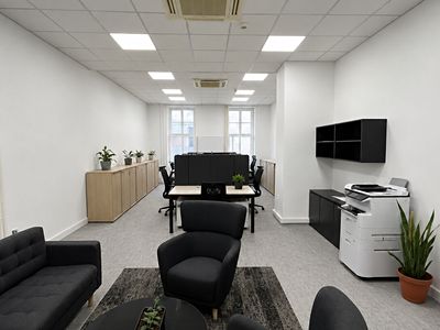 Pronájem kanceláře 387 m²