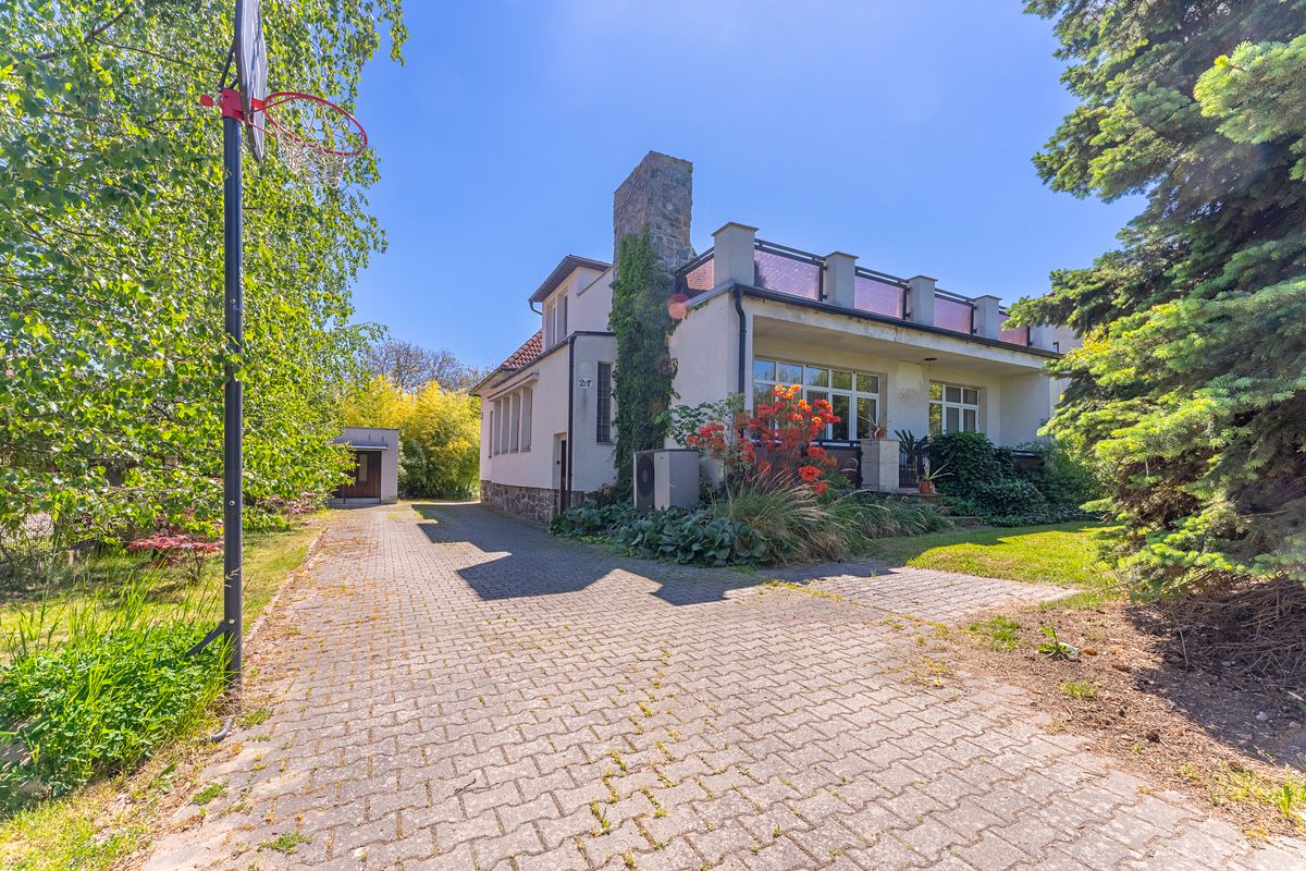 Prodej rodinného domu 200 m², pozemek 1393 m² – fotografie 3