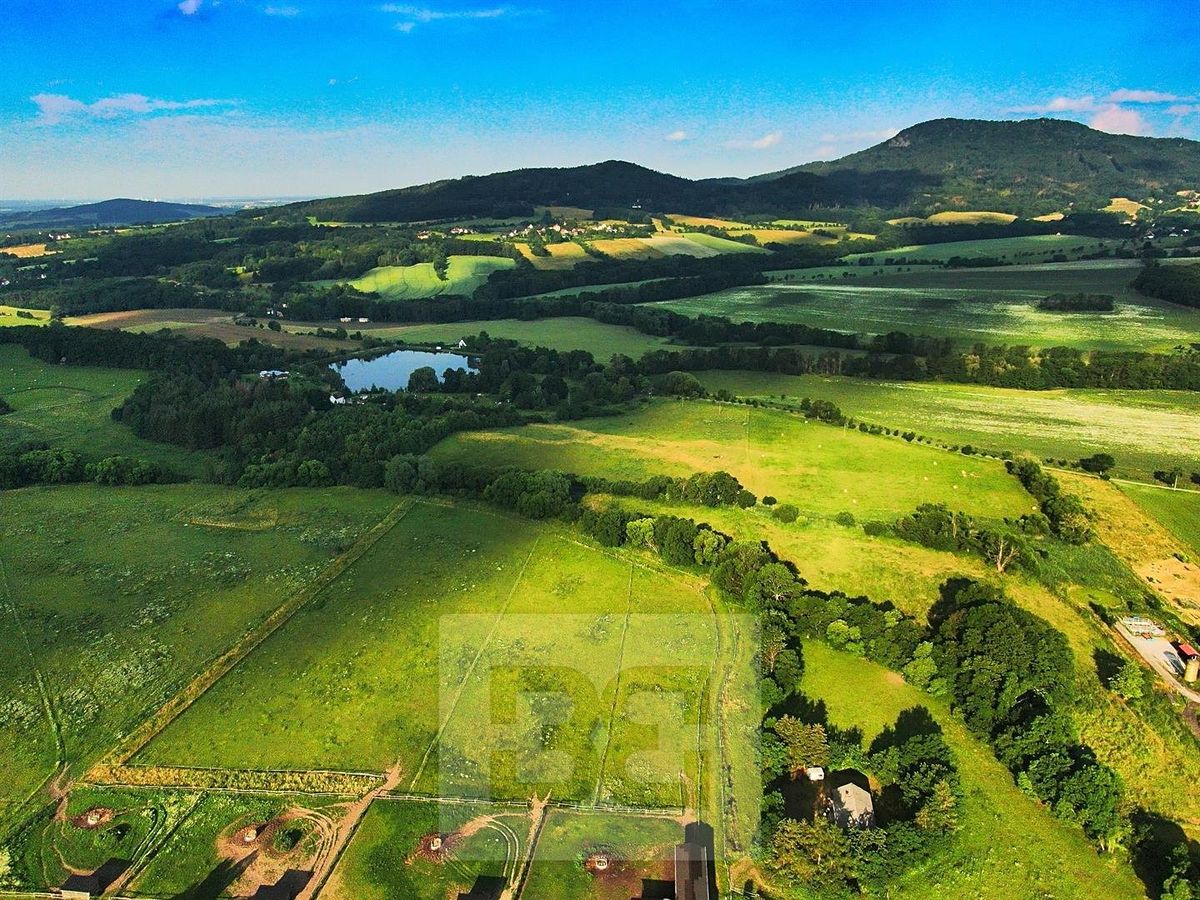 Prodej rodinného domu 400 m², pozemek 242000 m² – fotografie 4