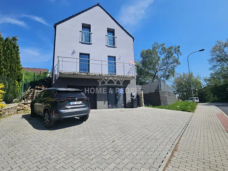Prodej rodinného domu 154 m², pozemek 445 m², Karlovy Vary – náhled fotky 1