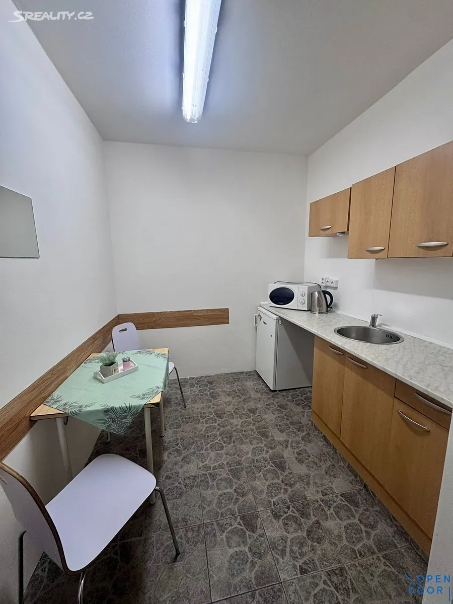 Pronájem obchodního prostoru 45 m² – pohled 4