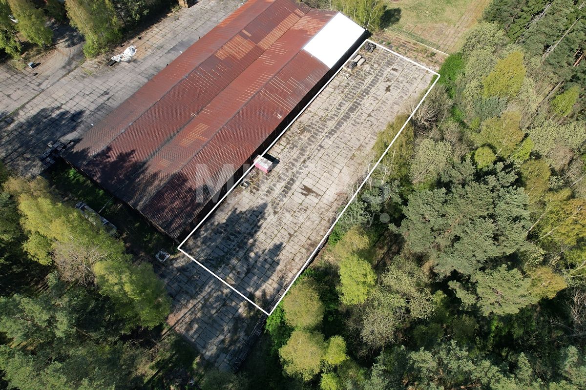 Pronájem komerčního pozemku 1800 m²