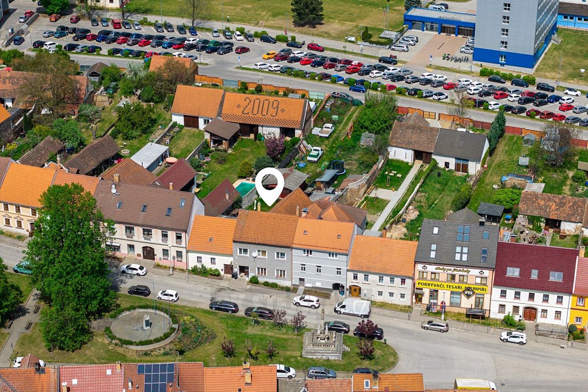 Prodej rodinného domu 342 m², pozemek 744 m²