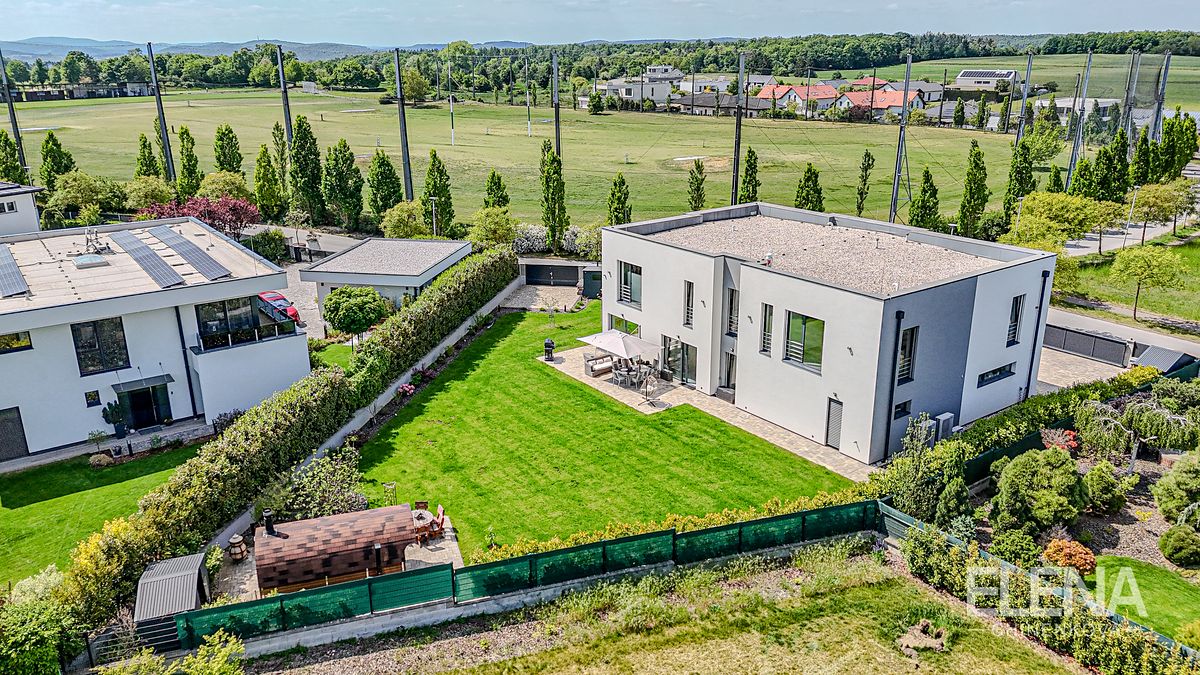 Prodej rodinného domu 416 m², pozemek 1285 m²