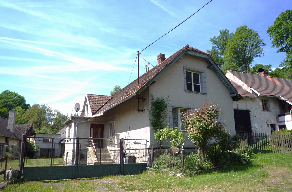 Prodej rodinného domu 90 m², pozemek 3180 m²