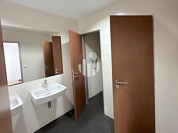 Комерційне приміщення в оренду, 317 м² (6 з 10)