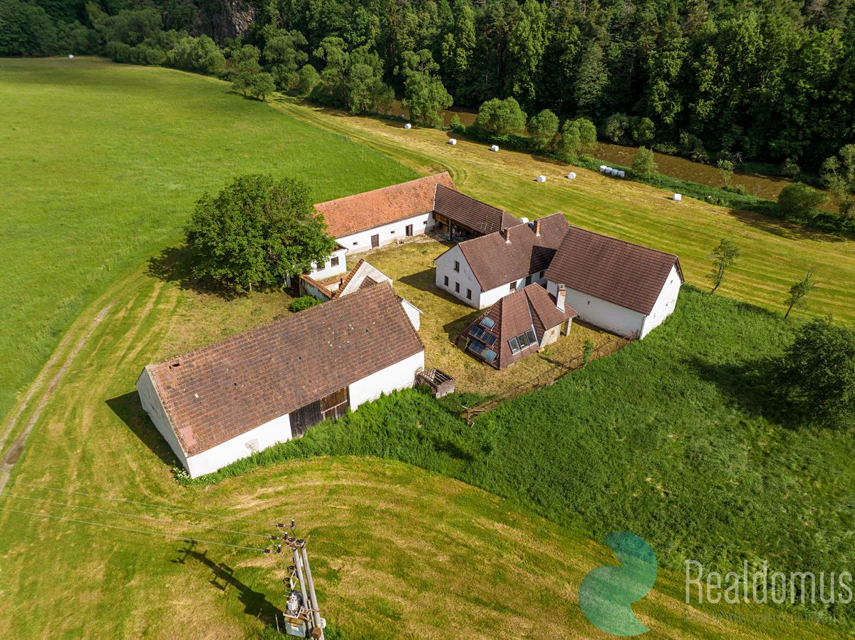 Prodej zemědělské usedlosti 1300 m², pozemek 4766 m² – fotografie 3