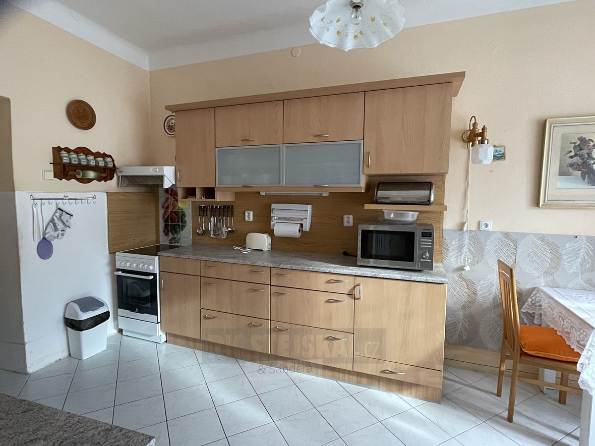 Prodej rodinného domu 342 m², pozemek 744 m² – fotografie 4