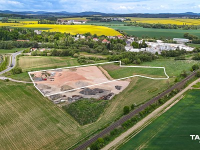 Prodej  komerčního pozemku 33 341 m²