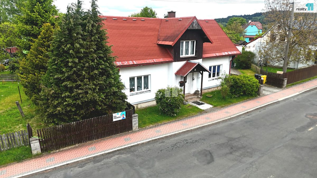 Prodej rodinného domu 154 m², pozemek 1742 m² – fotografie 2