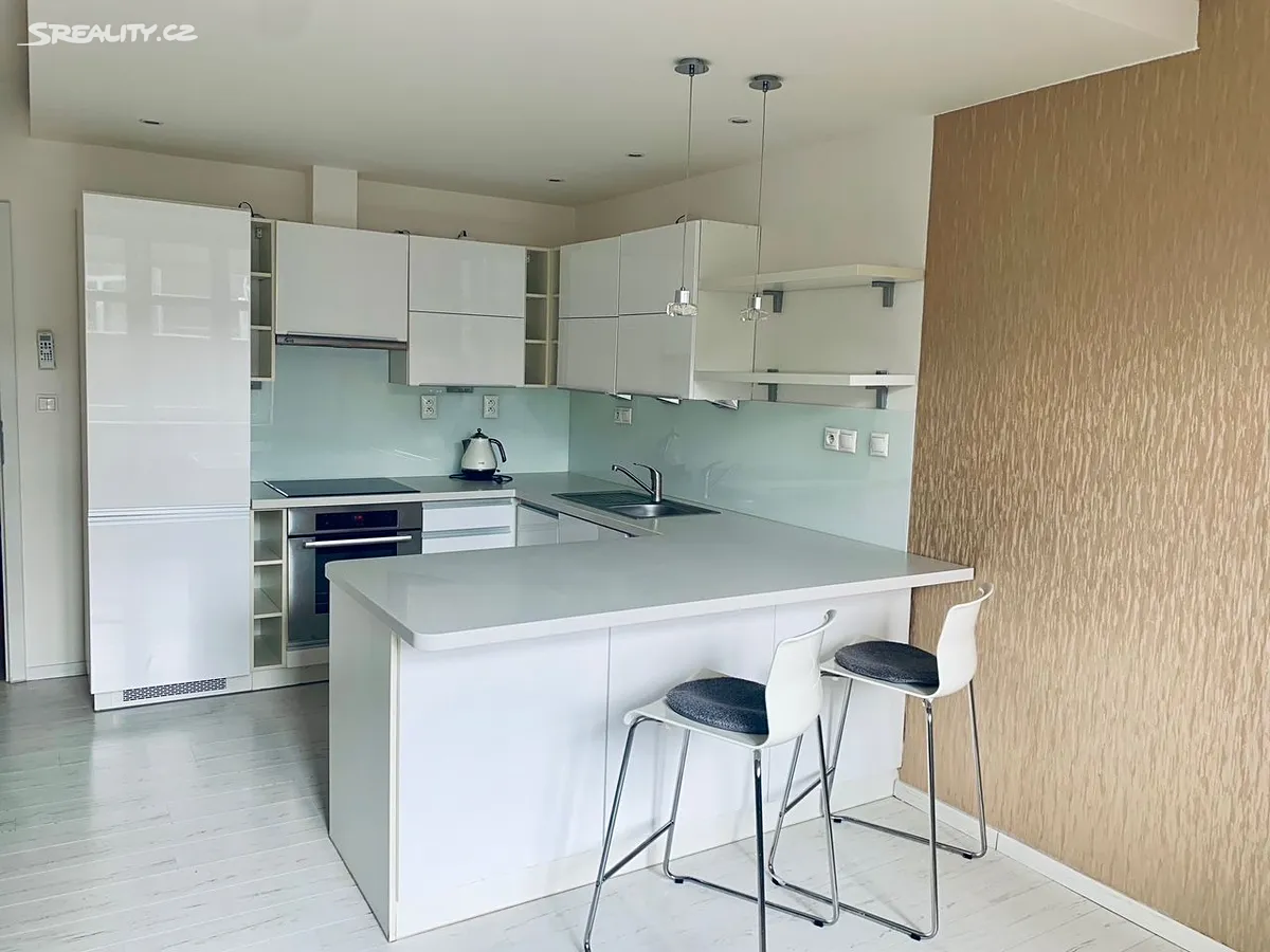 Pronájem bytu 2+kk 52 m², Praha