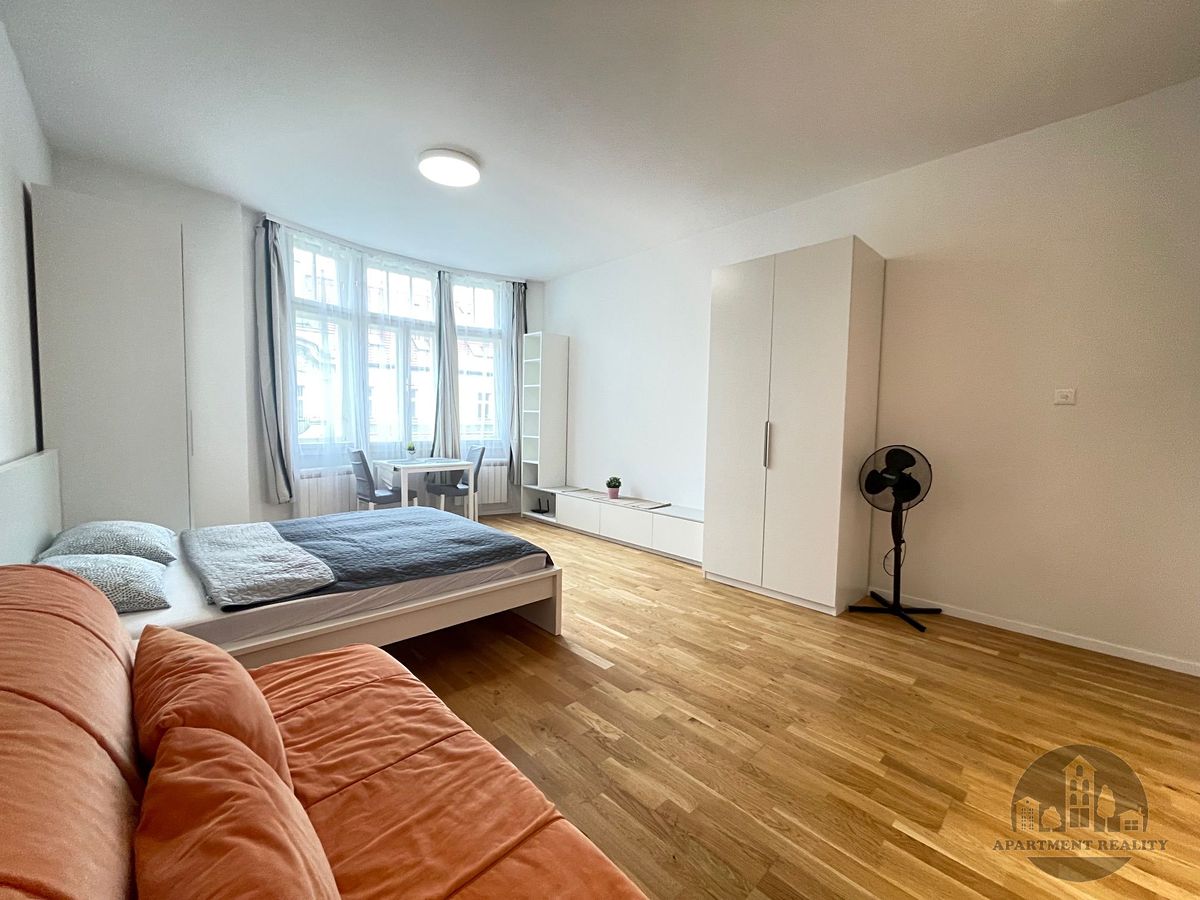 Pronájem bytu 1+kk 34 m²