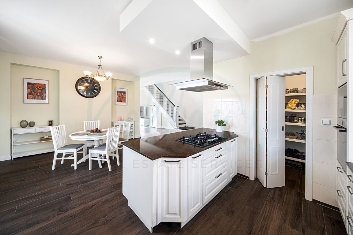 Pronájem rodinného domu 244 m², pozemek 972 m² – fotografie 5