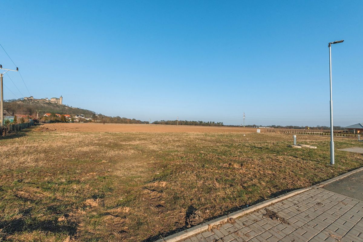 Prodej stavebního pozemku 1668 m² – fotografie 3
