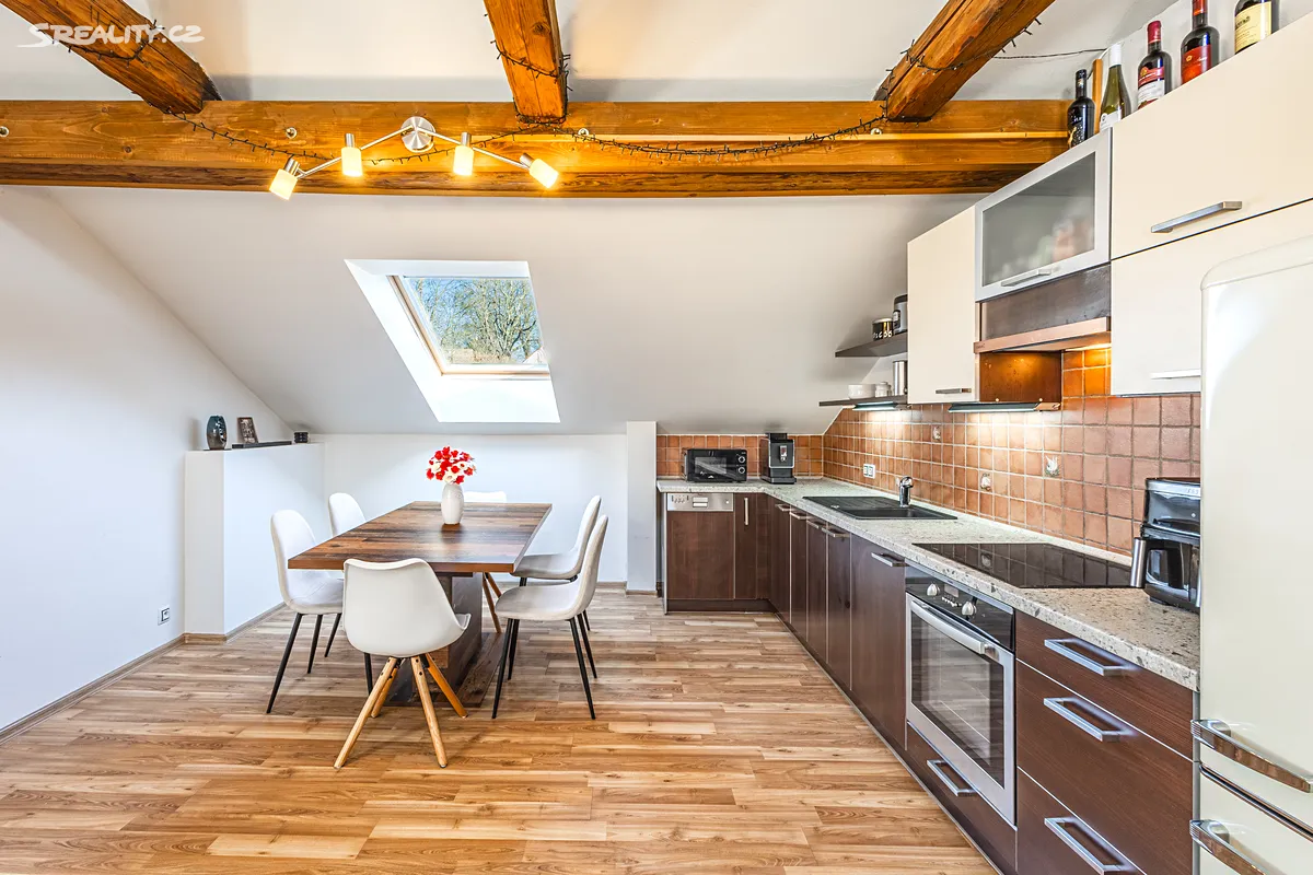 Prodej bytu 2+kk 83 m² – pohled 5