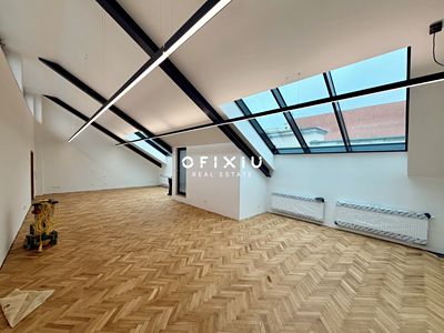 Pronájem kanceláře 196 m²