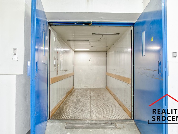 Pronájem komerčního prostoru, 613 m² (6 z 18)